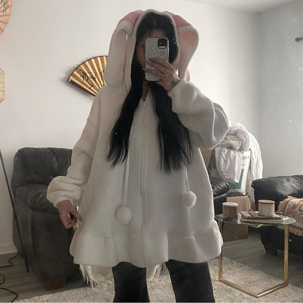 OVERSIZED‎ BUNNY WHITE ZIP-UP HOODIE SIZE XL